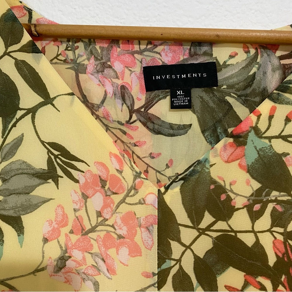 Investments Yellow Floral Tie Front Blouse V Neck XL - Picture 6 of 6